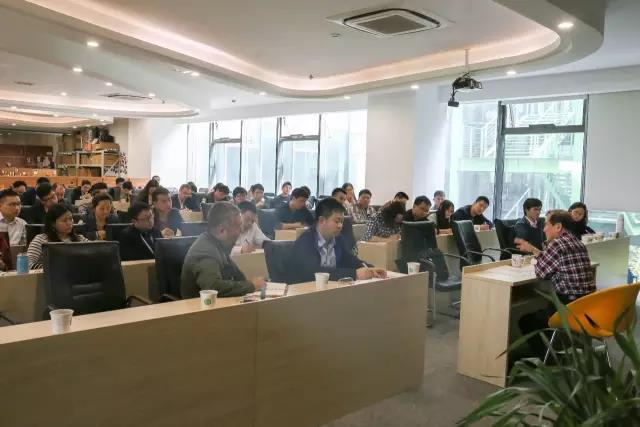 南大教授、前省發改委主任錢志新教授WULIAN授課，暢談智能新時代1.jpg
