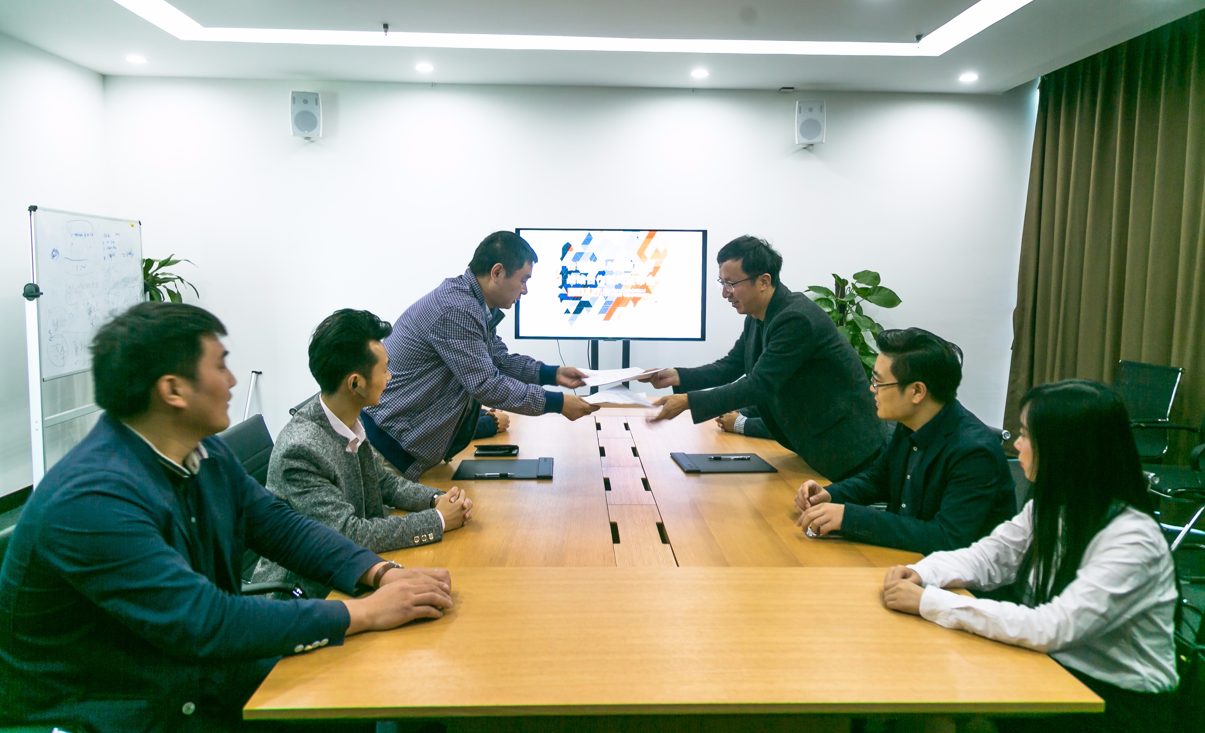 奇豆股份與南京物聯達成戰略合作 引領智能家居新時代1.jpg