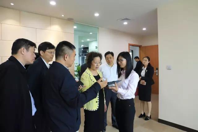 泰州高港區委書記顧萍一行走進WULIAN智能家居.jpg