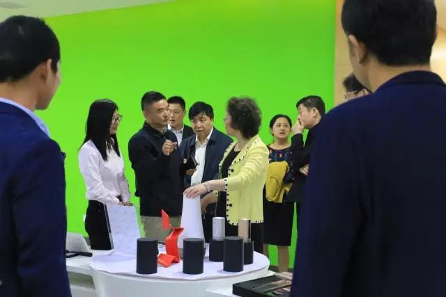 泰州高港區委書記顧萍一行走進WULIAN智能家居3.jpg