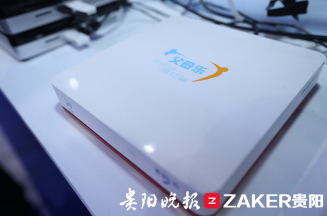 數博會市民巡館熱點掃描：體驗物聯網智能家居 市民笑稱“日子將越過越輕松”2.jpg