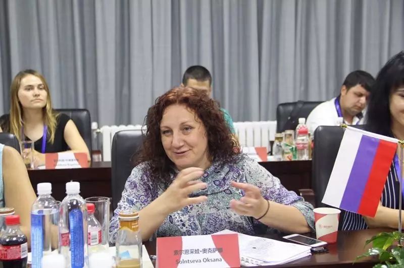 戰斗民族的問候：俄羅斯優秀青年、企業家代表團來智能家居參觀訪問6.jpg