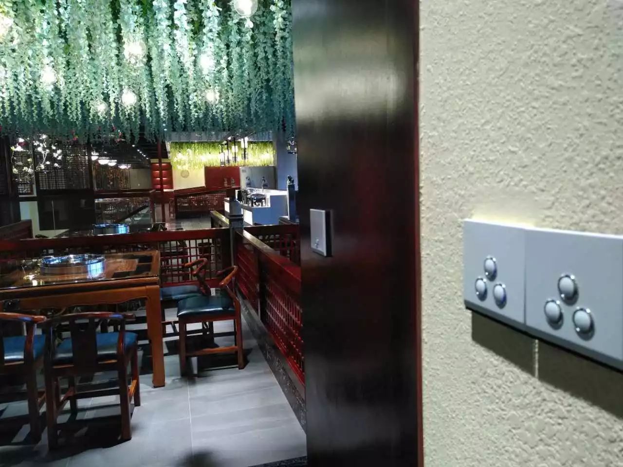 1800平的智能火鍋店是一種怎樣的體驗？1.jpg